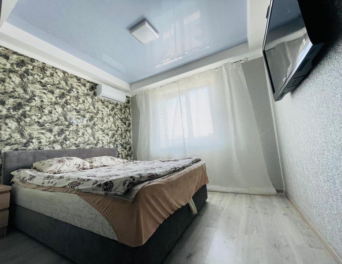 Квартира Напротив Дрим-Тауна Kyiv Exterior photo